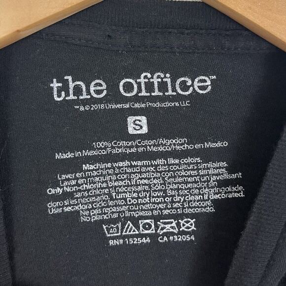 The Office Michael Scott I’m A Little Stitious Graphic Tee Mens S Small - Picture 4 of 4